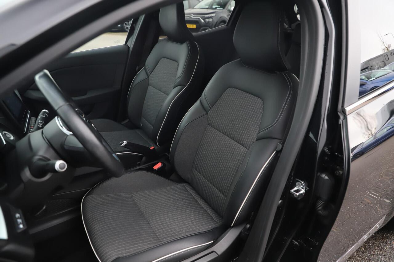 Renault CLIO 1.0 TCe Intens Half Leder Sfeerverlichting 17 inch LMV Full LED Climate Cruise Control Navigatie Achteruitrijcamera Carplay Android Parkeersensor Rijstrooksensor