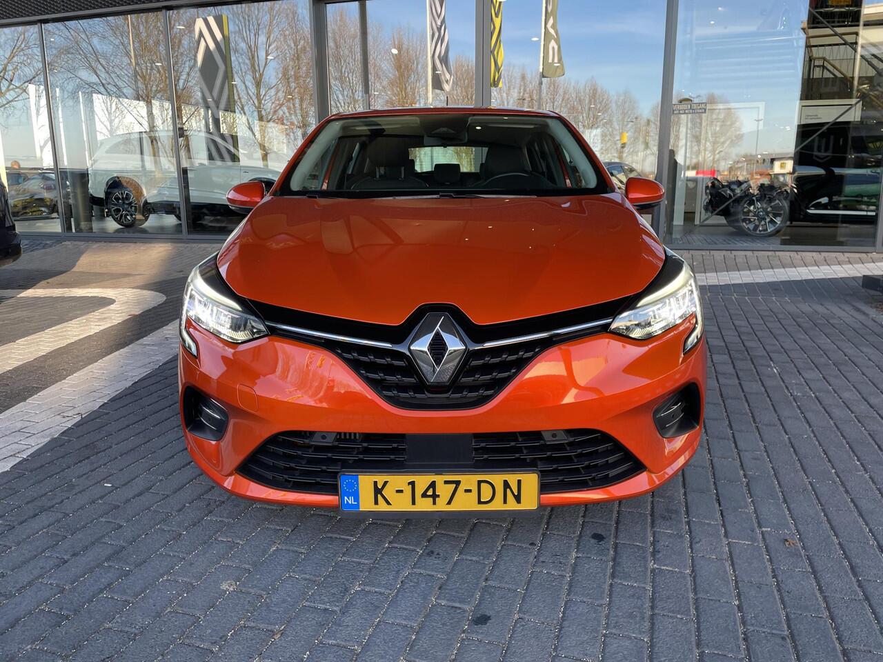 Renault CLIO 1.0 TCe Intens / PDC + CAMERA / CLIMATE CONTROL / NAVIGATIE / APPLE & ANDROID CARPLAY