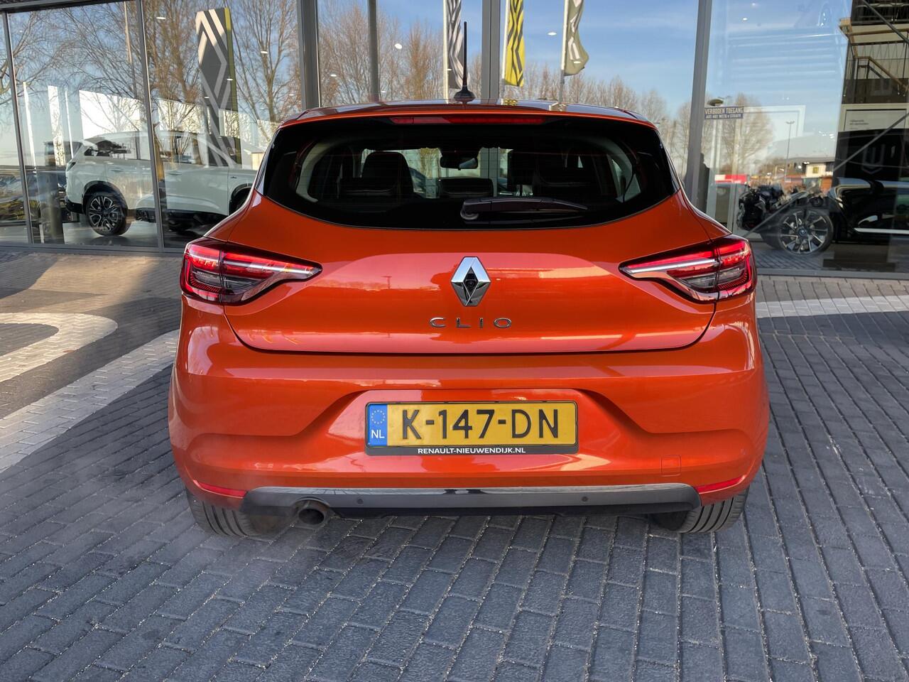 Renault CLIO 1.0 TCe Intens / PDC + CAMERA / CLIMATE CONTROL / NAVIGATIE / APPLE & ANDROID CARPLAY