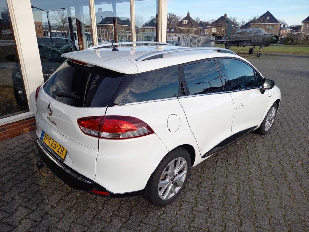 Renault CLIO Estate Limited
