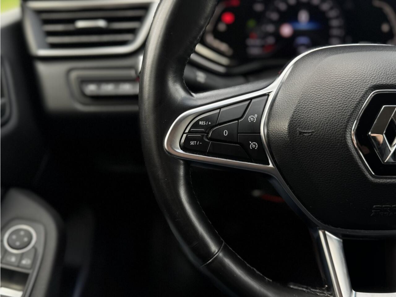 Renault CLIO 1.0 TCe Intens Virtual Camera Carplay