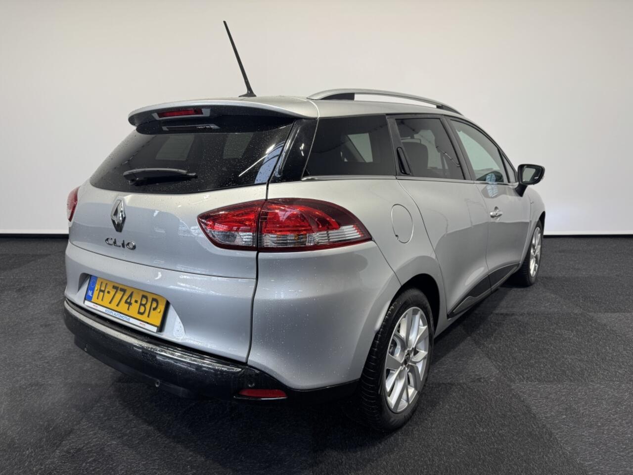 Renault CLIO Estate 0.9 TCe Limited Navigatie PDC Airco