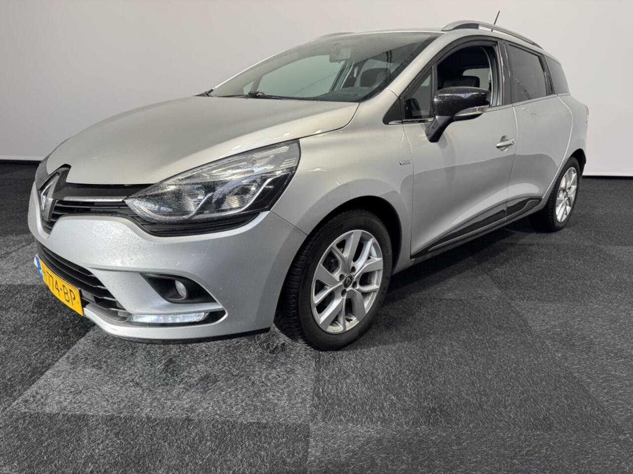 Renault CLIO Estate 0.9 TCe Limited Navigatie PDC Airco