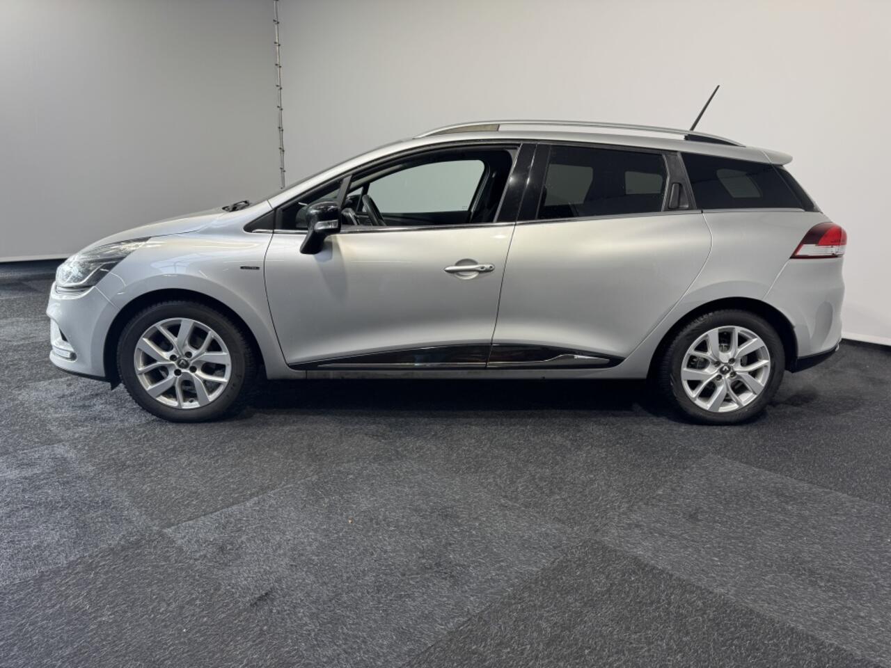 Renault CLIO Estate 0.9 TCe Limited Navigatie PDC Airco