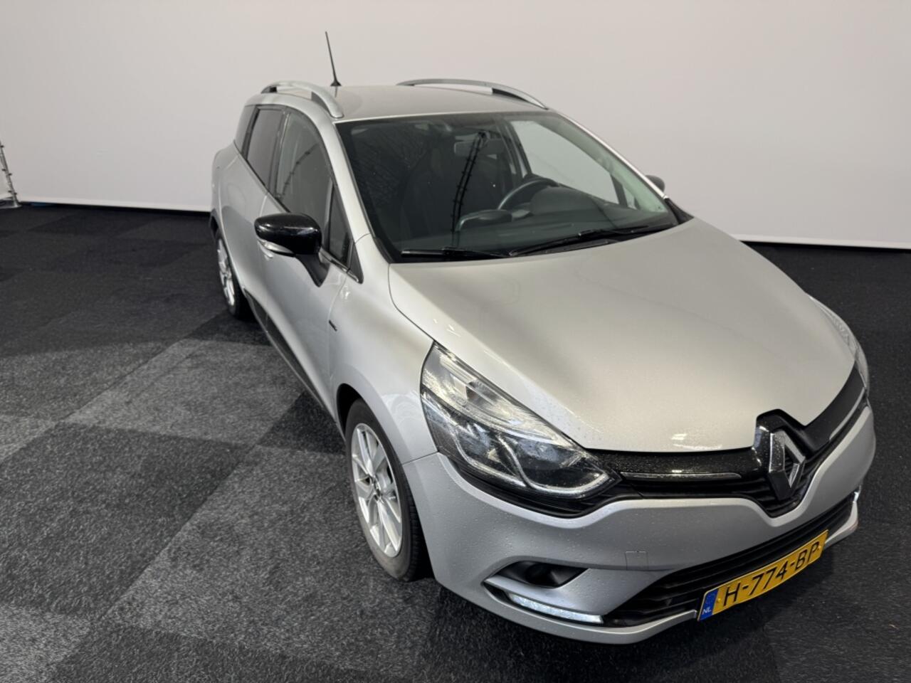 Renault CLIO Estate 0.9 TCe Limited Navigatie PDC Airco