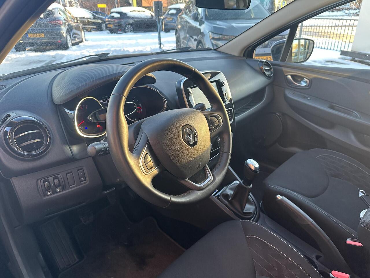 Renault CLIO Estate 0.9 TCe Limited | CAMERA | PARKEERSENSOREN | AIRCONDITIONING | CRUISE CONTROL | APPLE CARPLAY