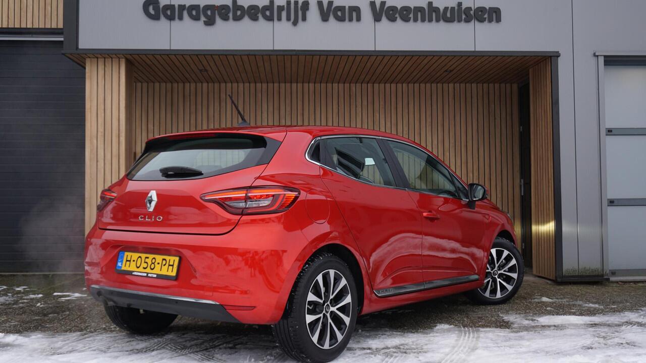 Renault CLIO 1.3 131PK TCe Automaat Intens 5Drs LED Navi Stoelverwarming A-Camera 16inch LM *NL auto* 37609km!