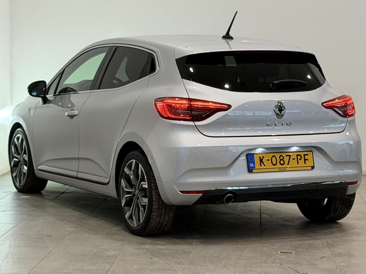 Renault CLIO 1.0 TCe 100 Intens | Navigatie | Climate Control | Cruise Control | Achteruitrijcamera | Lichtmetalen velgen 17" | Apple Carplay/Android Auto