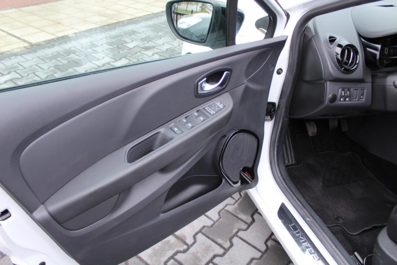 Renault CLIO Estate 0.9 TCe Limited