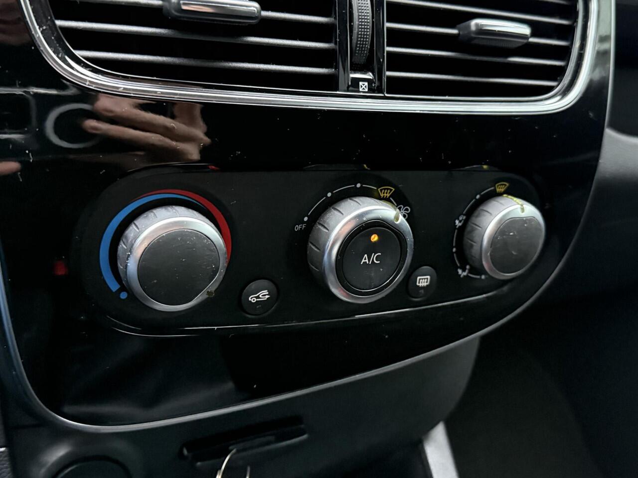 Renault CLIO Estate 0.9 TCe Limited | Dealer Onderhouden | Parkeerhulp | Navigatie | Org. NL