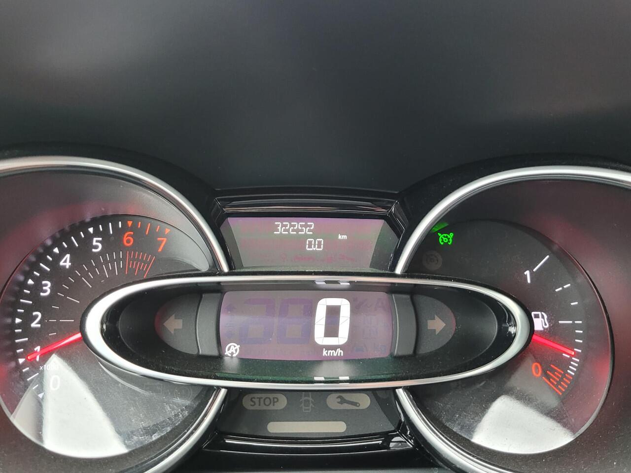 Renault CLIO Estate 0.9 TCe Limited | Dealer Onderhouden | Parkeerhulp | Navigatie | Org. NL