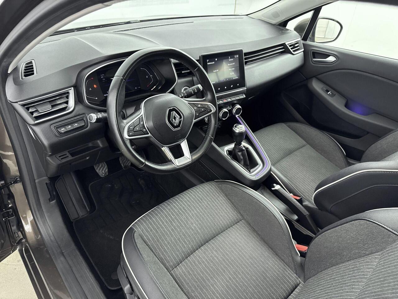 Renault CLIO 1.0 TCe 100Pk Intens | Climate Control | Cruise Control | Navigatie via Apple Carplay/Android Auto | Parkeersensoren Achter | Lichtmetalen Velgen | Keyless Start & Go | El. Inklapbare Spiegels | Bluetooth |