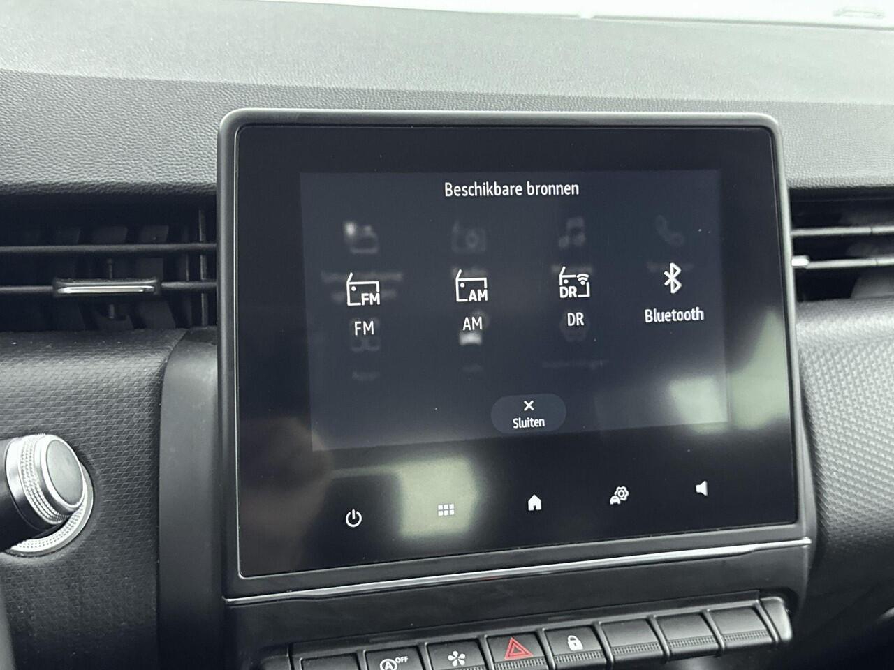 Renault CLIO 1.0 TCe 100Pk Intens | Climate Control | Cruise Control | Navigatie via Apple Carplay/Android Auto | Parkeersensoren Achter | Lichtmetalen Velgen | Keyless Start & Go | El. Inklapbare Spiegels | Bluetooth |