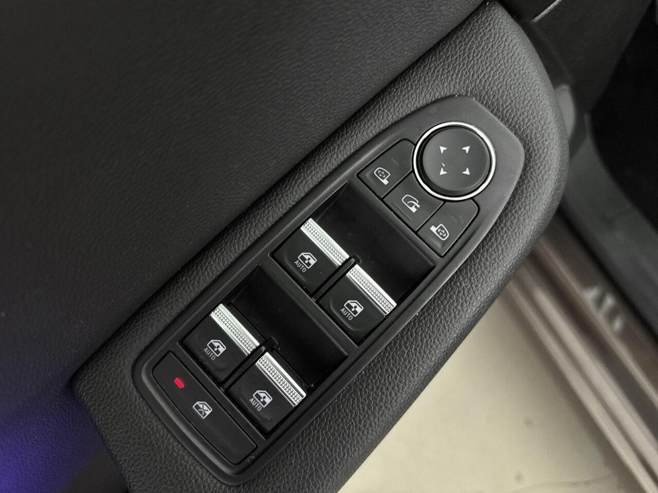 Renault CLIO 1.0 TCe 100Pk Intens | Climate Control | Cruise Control | Navigatie via Apple Carplay/Android Auto | Parkeersensoren Achter | Lichtmetalen Velgen | Keyless Start & Go | El. Inklapbare Spiegels | Bluetooth |