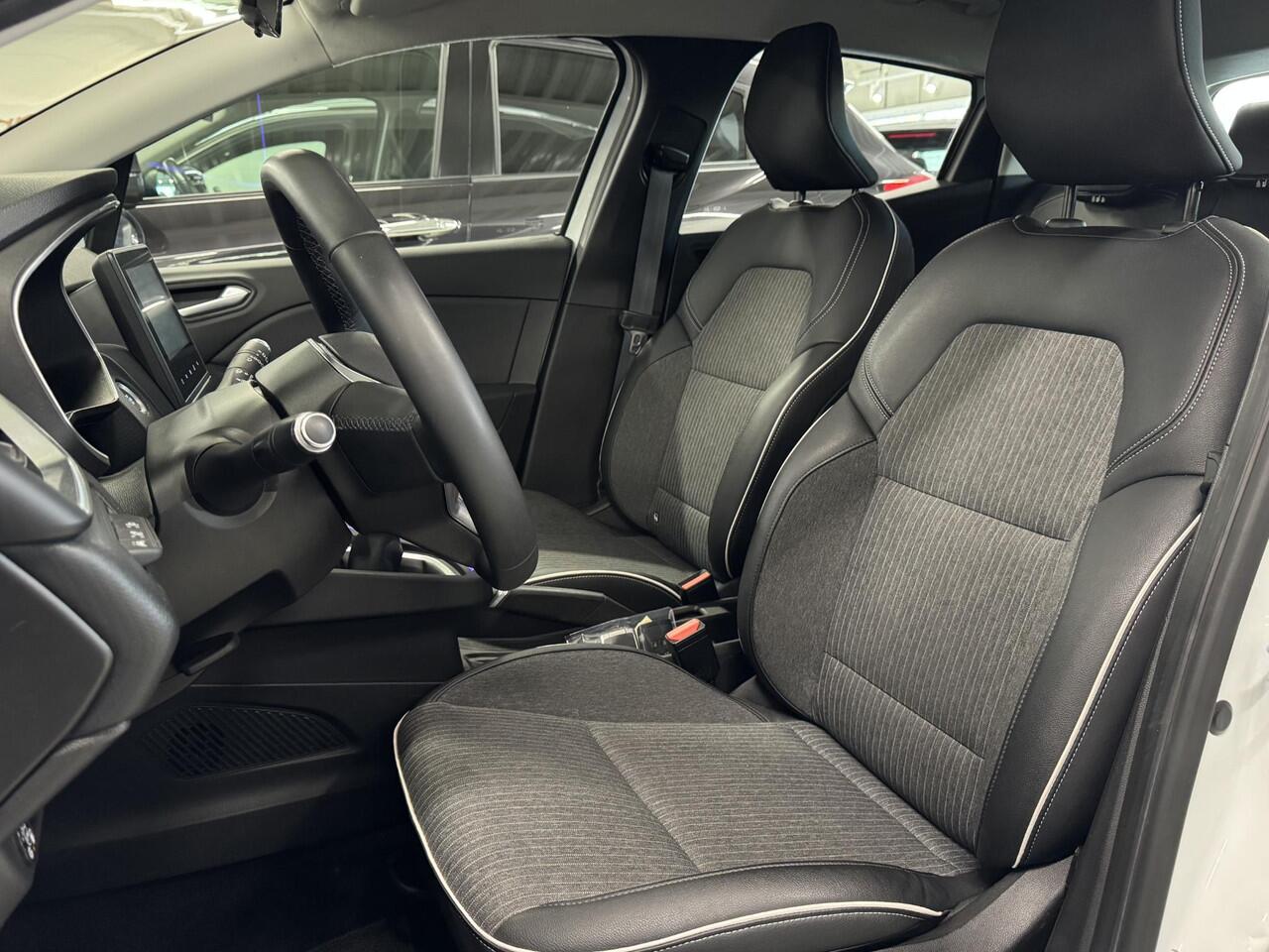 Renault CLIO 1.0 TCe Bi-Fuel Intens | Carplay | PDC | Cruise | LED ( Vestiging - Nieuwegein )