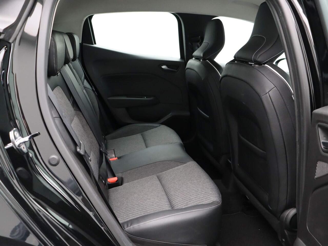 Renault CLIO TCe 130pk EDC/Autom. Intens | Apple Carplay/ Andoid auto | Navigatie | Climate Control | Automaat |