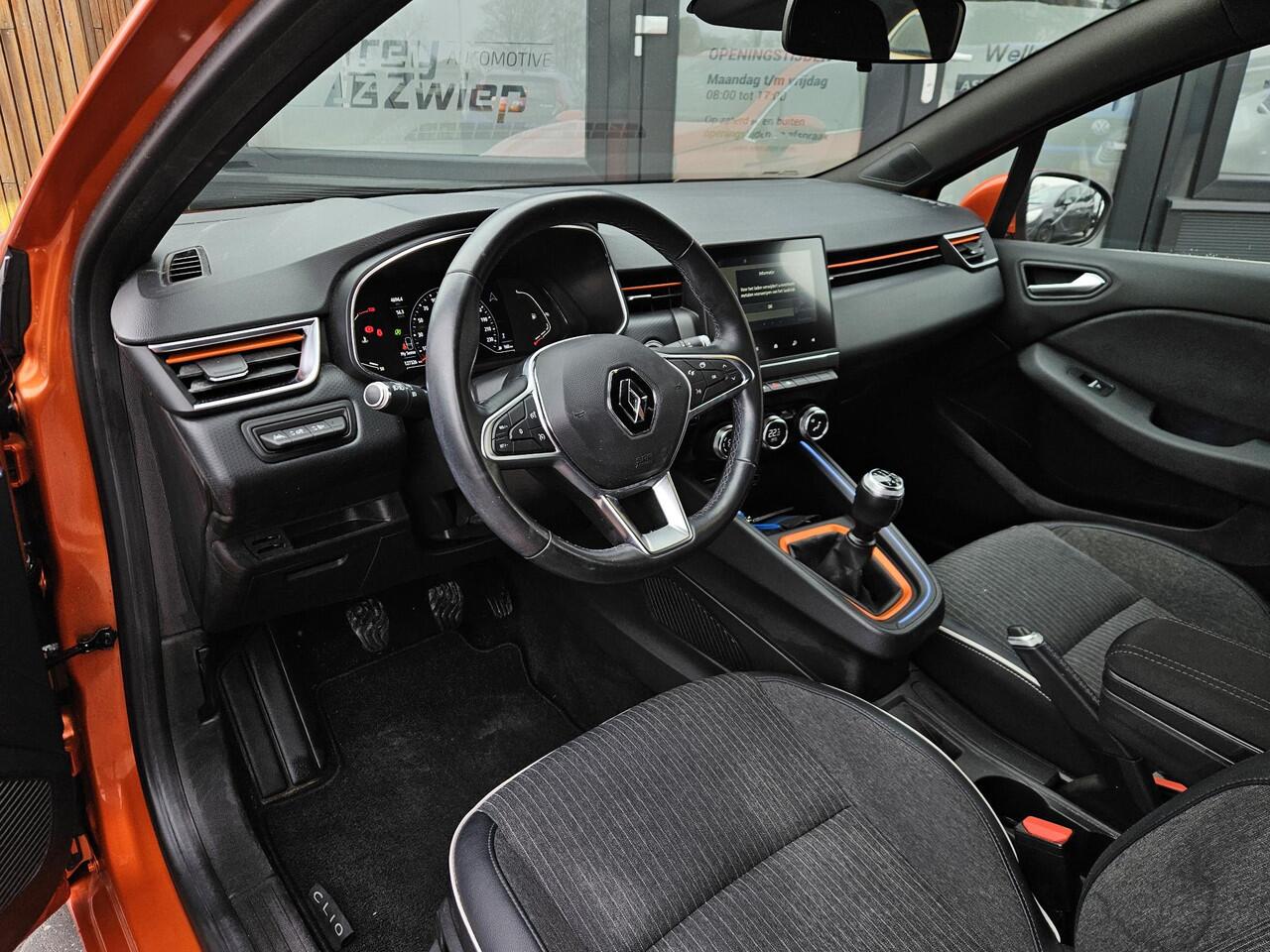 Renault CLIO 1.0 TCe Intens navi. led. cruise. 17 inch. leder/stof.