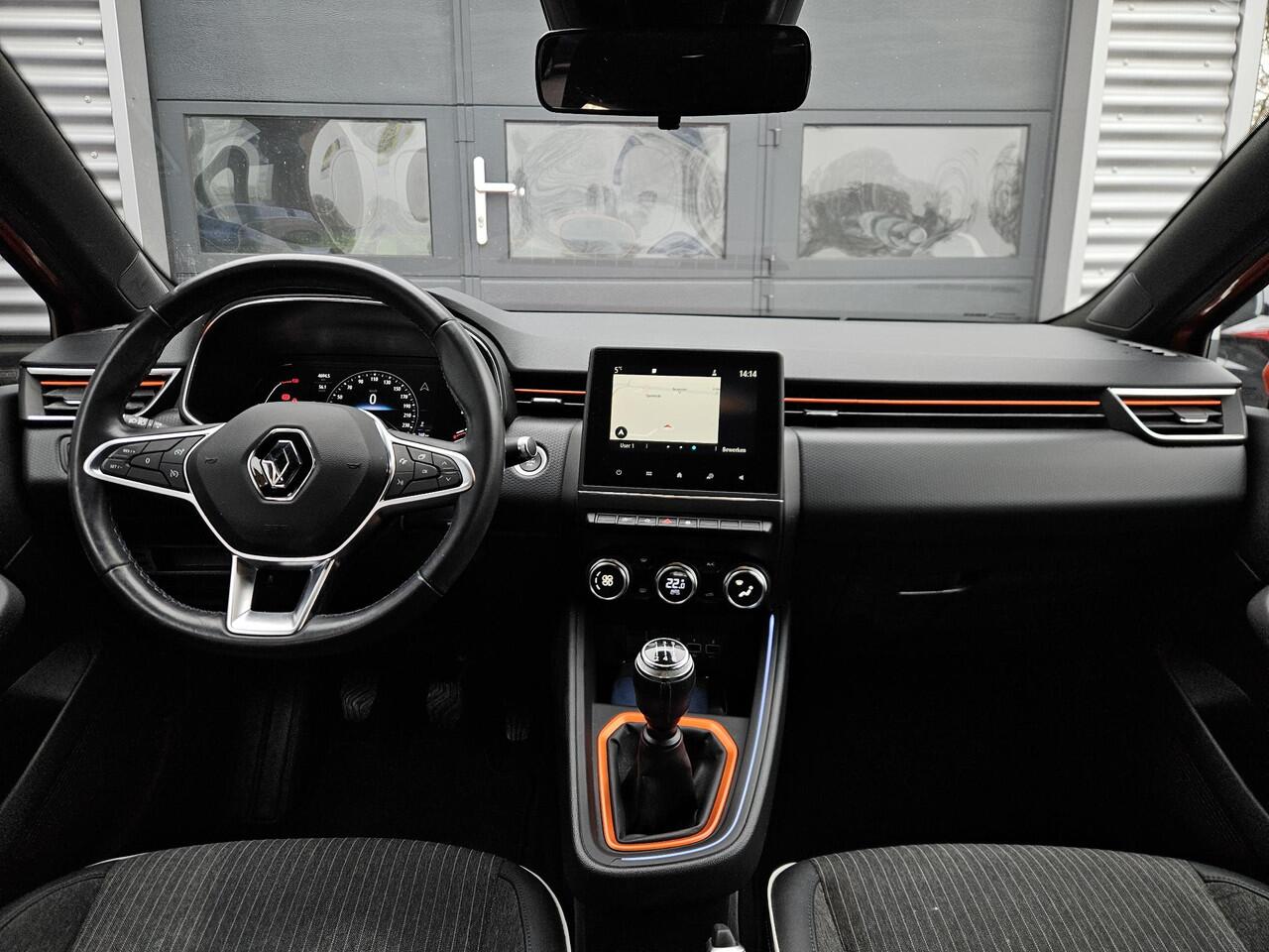 Renault CLIO 1.0 TCe Intens navi. led. cruise. 17 inch. leder/stof.