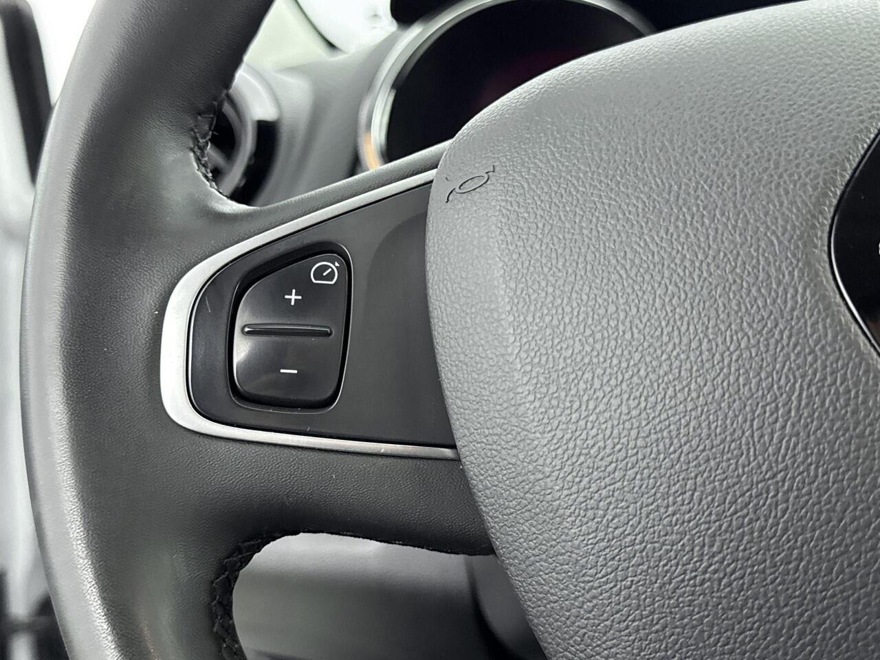 Renault CLIO Estate 0.9 TCe Limited 90PK | Navigatie | Parkeersensoren | Lichtmetalen Velgen | Cruise Control