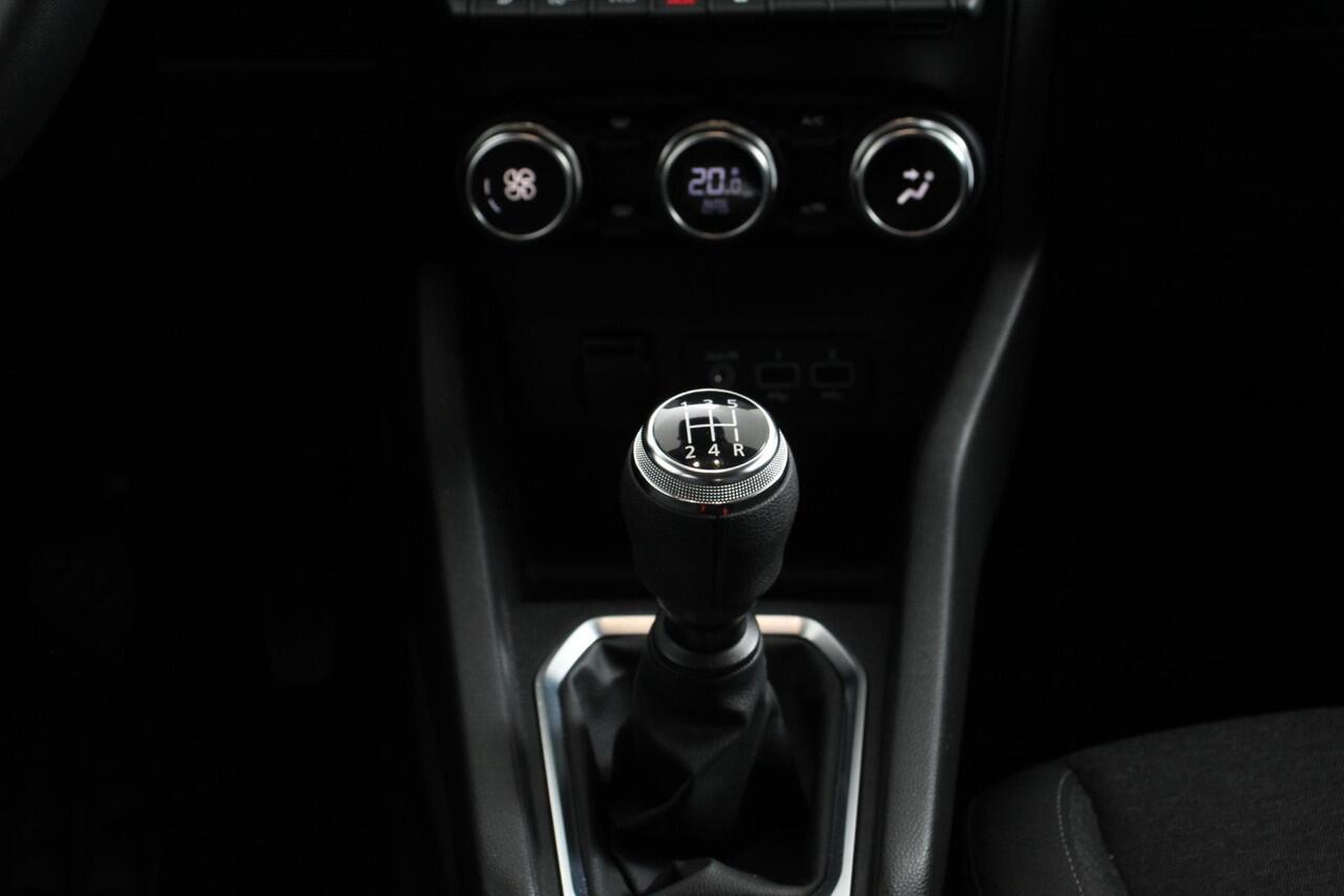Renault CLIO 1.0 TCe 100pk Experience Navigatie Climate control Led Parkeer sensoren DAB Cruise Control