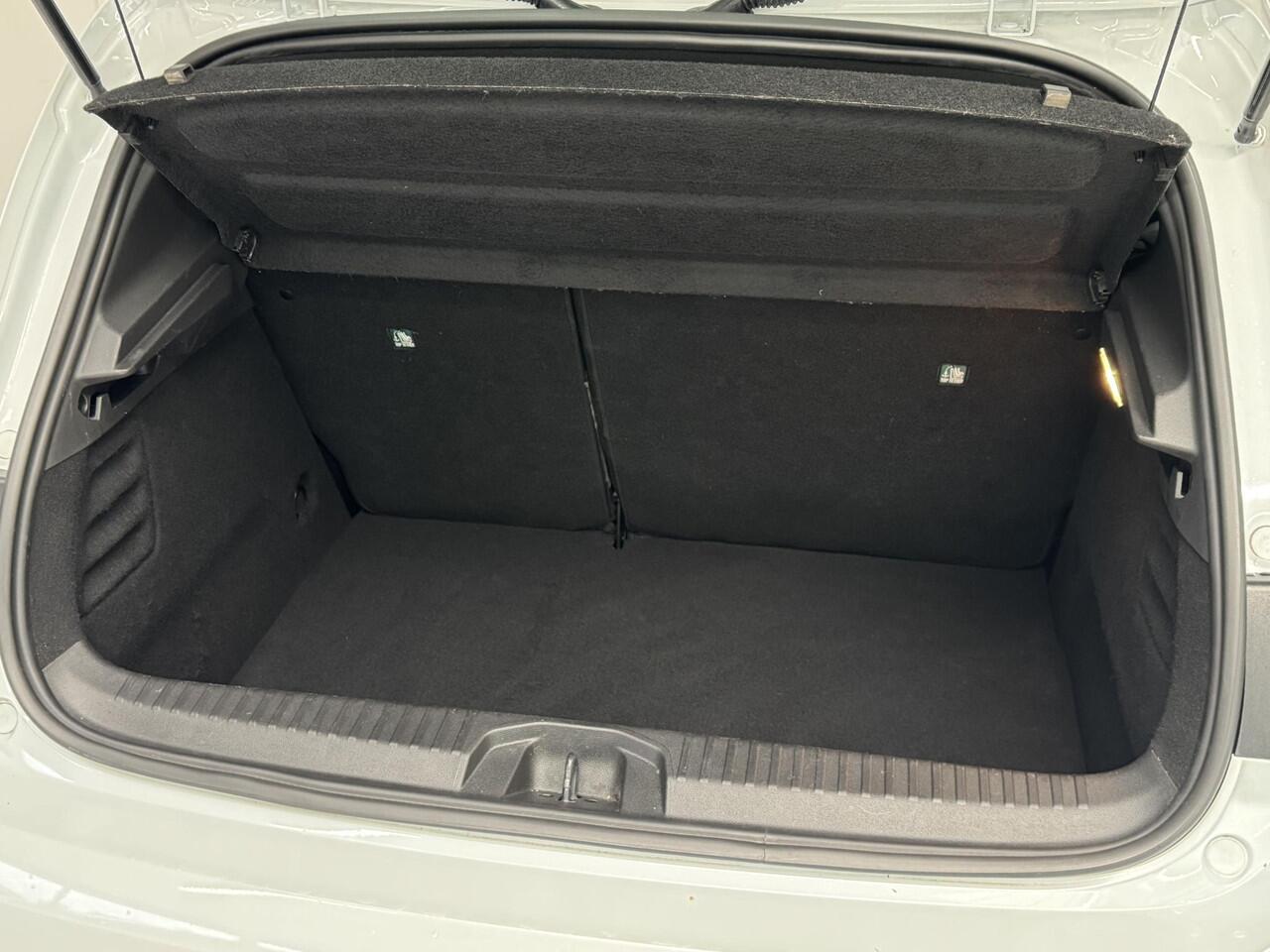 Renault CLIO 1.6 E-Tech Hybrid 140 Serie Limitee E-TECH Navigatie | Camera | Cruise control |