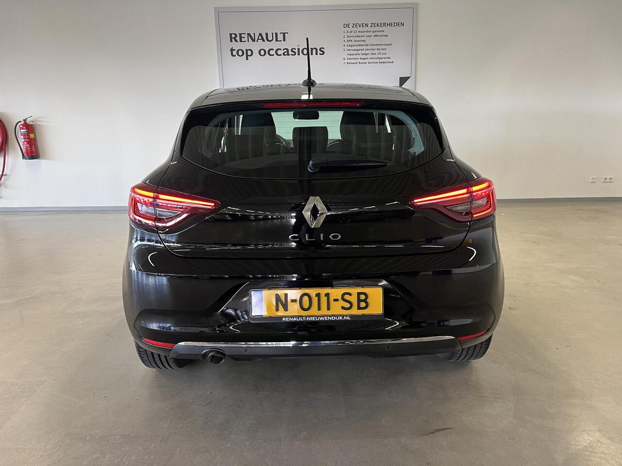 Renault CLIO Tce 90 GPF Intens APPLE CARPLAY ANDROID AUTO / CLIMATE CONTROLE / NAVIGATIE / PARKEERSENSOREN / CRUISE CONTROLE.