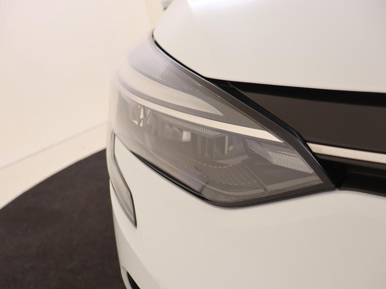 Renault CLIO 1.6 E-Tech Hybrid 140 Intens | Aut. | Climate control | Apple carplay | Parkeersensoren