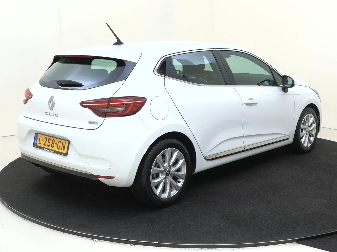 Renault CLIO 1.6 E-Tech Hybrid 140 Intens | Aut. | Climate control | Apple carplay | Parkeersensoren