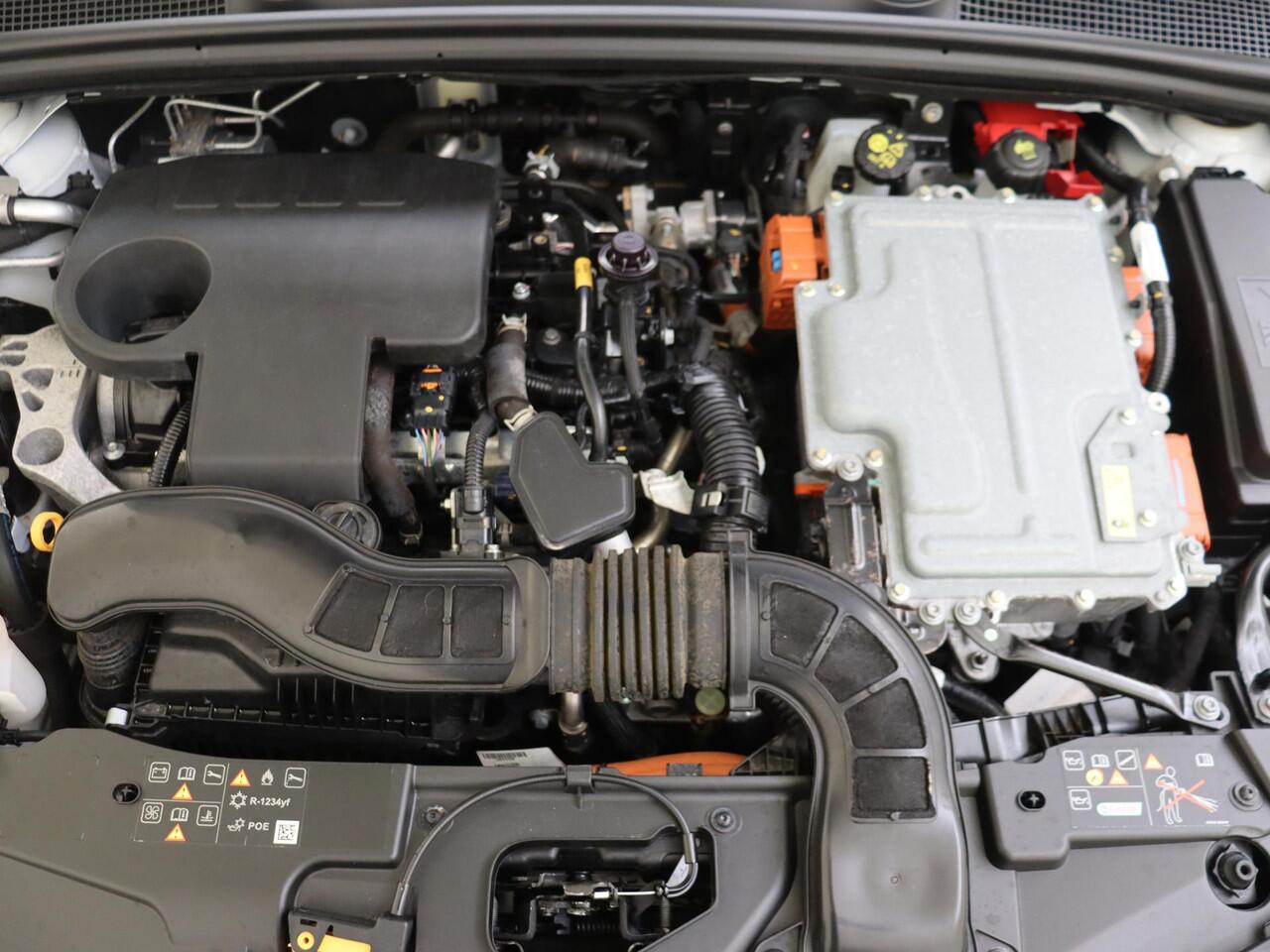 Renault CLIO 1.6 E-Tech Hybrid 140 Intens | Aut. | Climate control | Apple carplay | Parkeersensoren