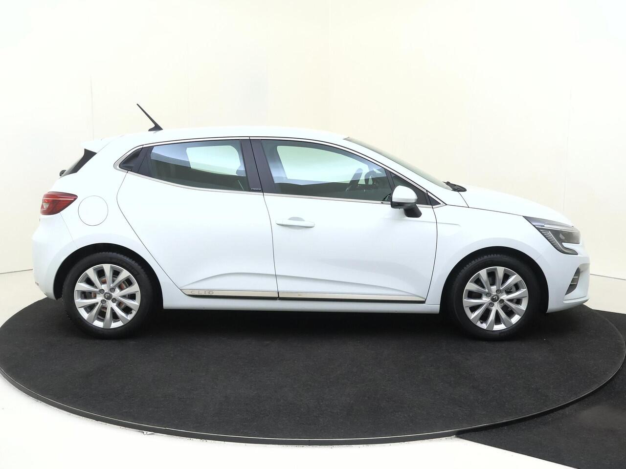 Renault CLIO 1.6 E-Tech Hybrid 140 Intens | Aut. | Climate control | Apple carplay | Parkeersensoren