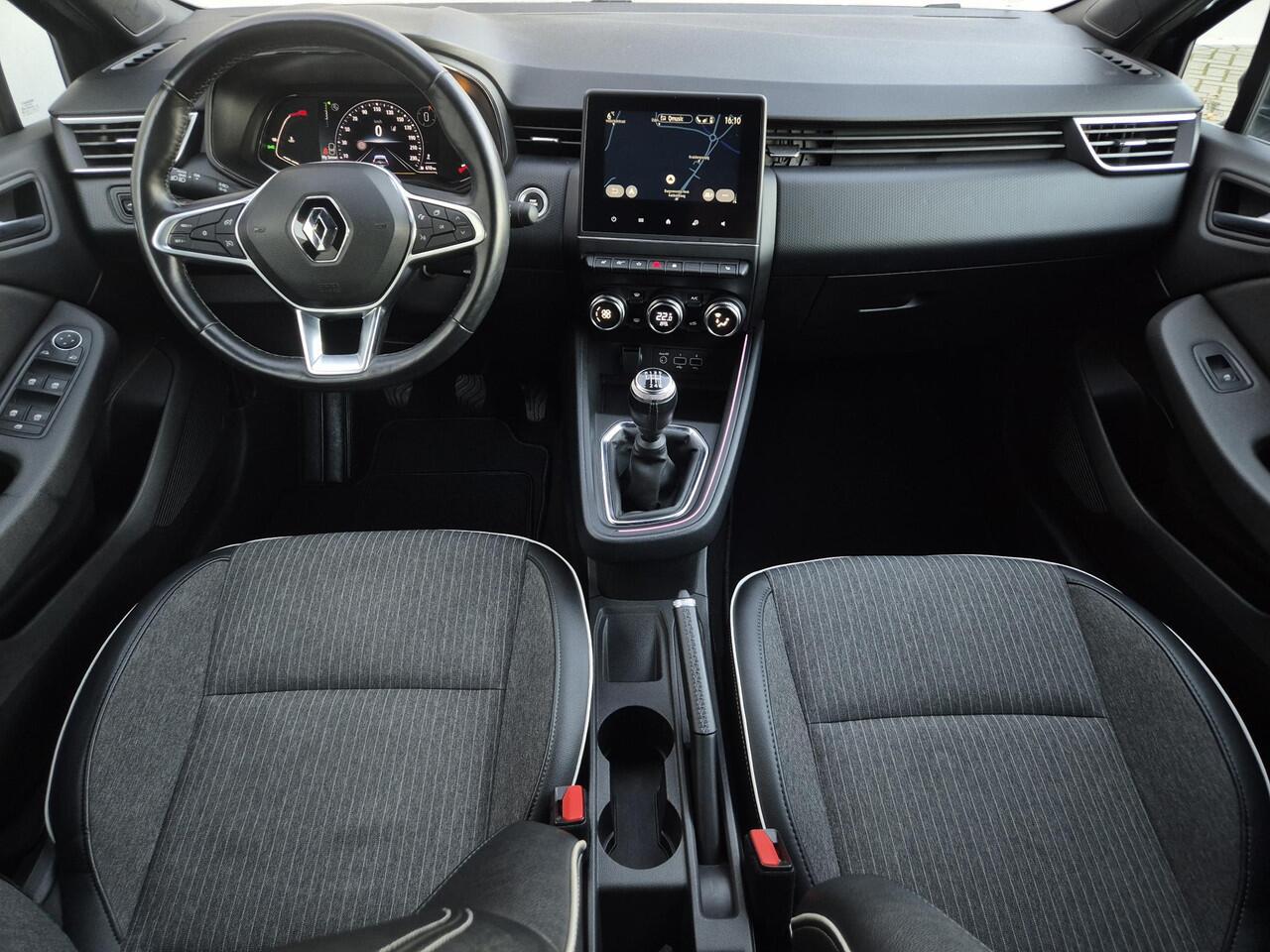 Renault CLIO 1.0 TCe Intens Handgeschakeld / Allseason banden / Pack winter / Pack Easy Link / Apple Carplay Android Auto / Stuur-, en Stoel verwarming / Cruise control / Navigatie / Keyless Entry/Start / Draadloze telefoon lader /