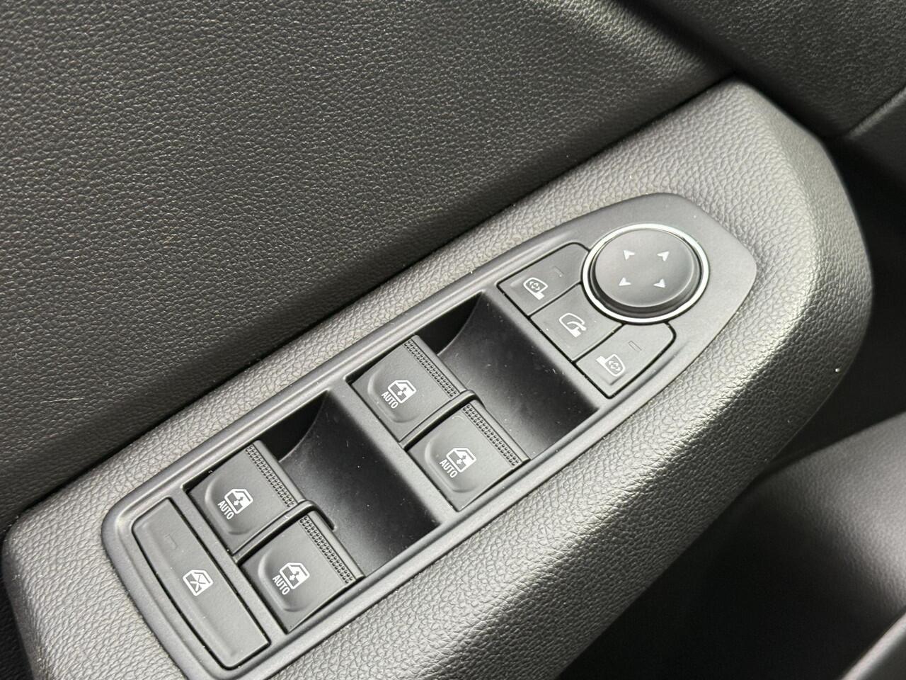 Renault CLIO 1.0 TCe Zen Comfort | NAP | Navigatie | Climate Control | Key-less | Parkeersensoren | DAB | LED |