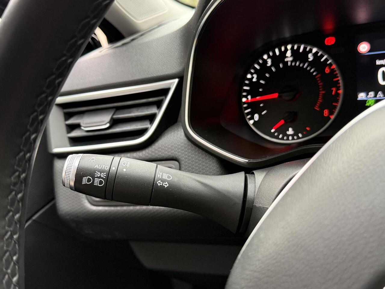 Renault CLIO 1.0 TCe Zen Comfort | Navigatie | Climate Control | Key-less | DAB | Parkeersensoren | Cruise Control | LED |