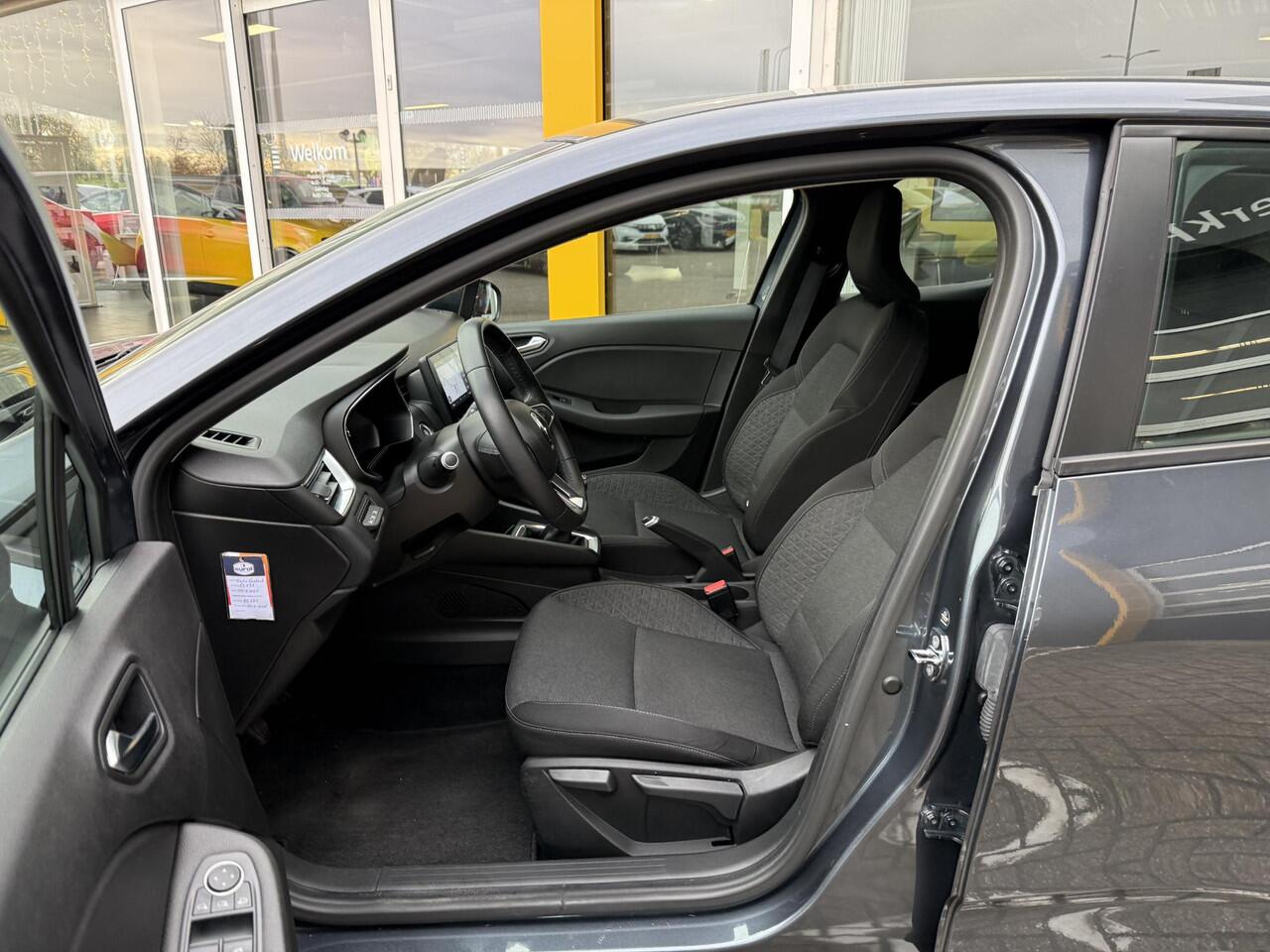 Renault CLIO 1.0 TCe Zen Comfort | Navigatie | Climate Control | Key-less | DAB | Parkeersensoren | Cruise Control | LED |