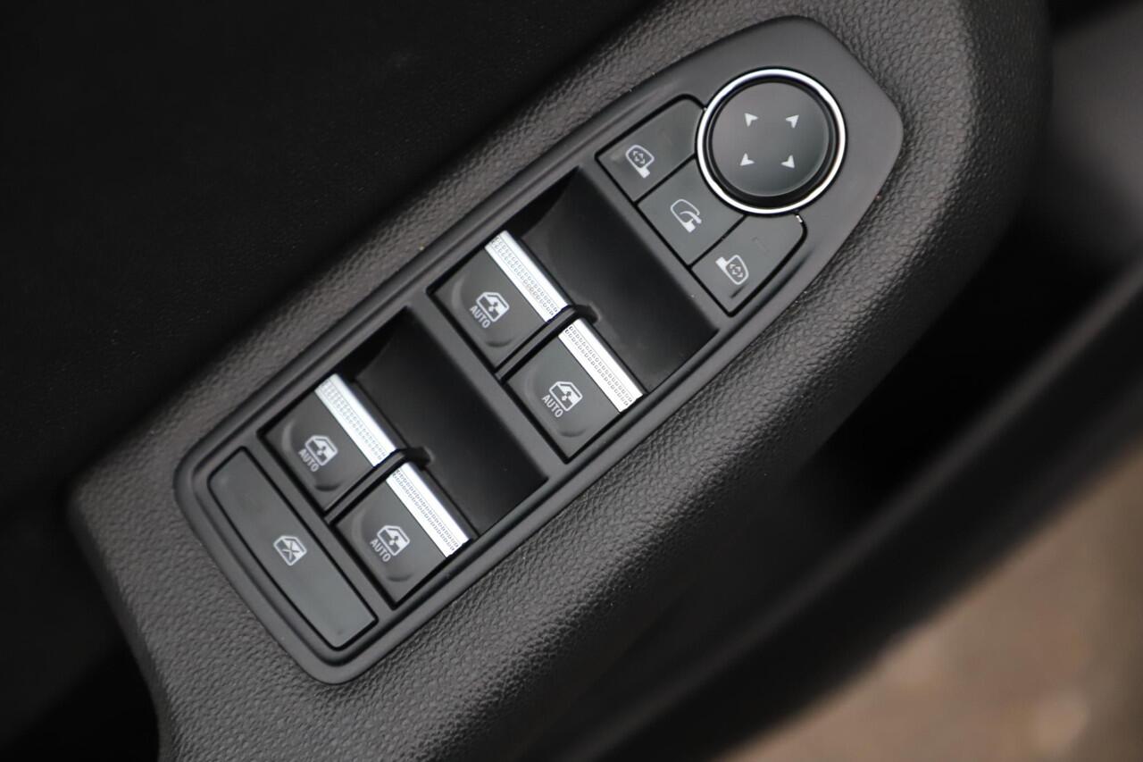 Renault CLIO 1.6 E-Tech Hybrid 140 Intens 140PK Automaat Half Leder Keyless 16 inch LMV Sfeerverlichting LED Navigatie Carplay Android Rijstrooksensor Climate Cruise Control Parkeersensor