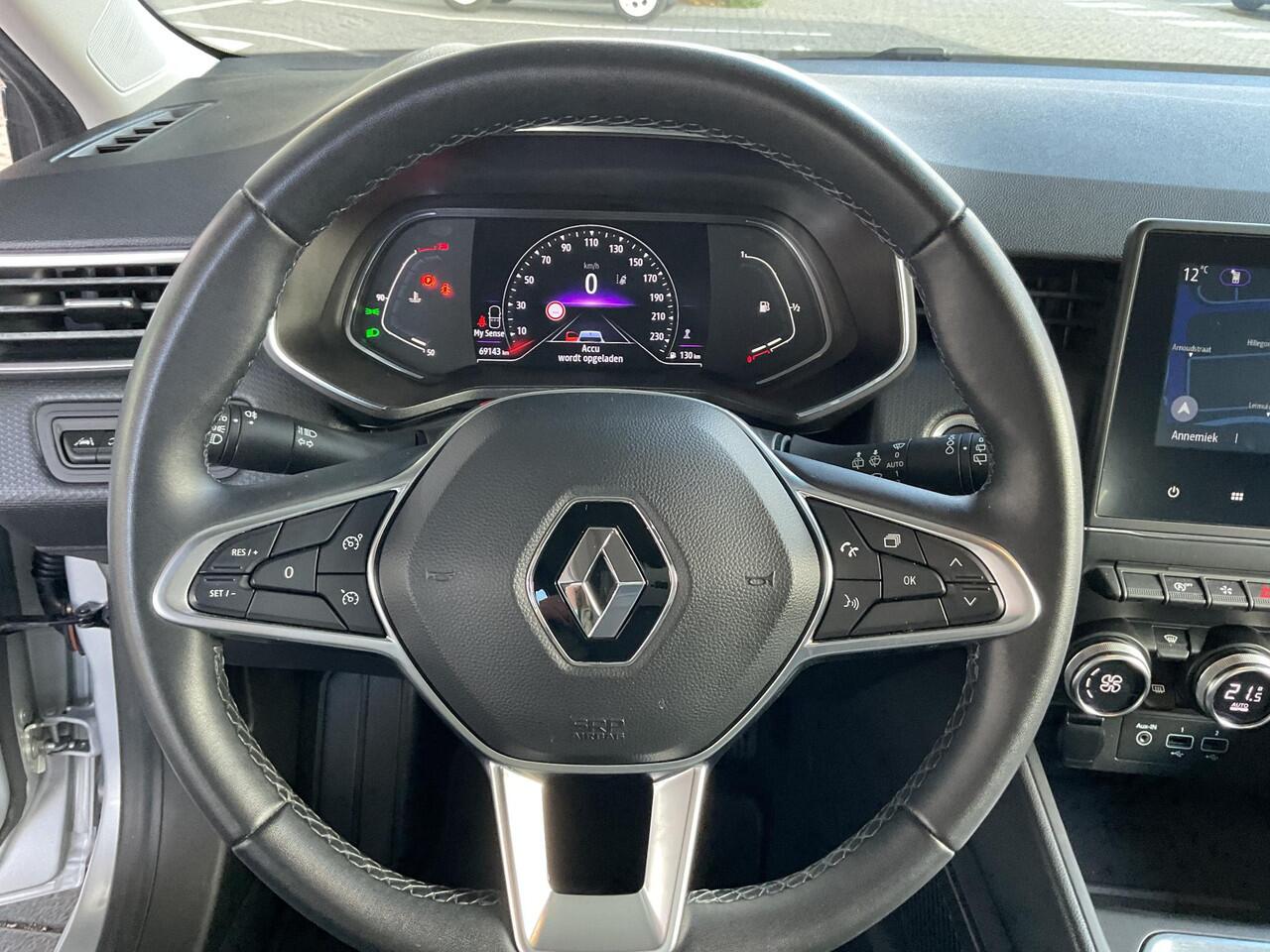 Renault CLIO 1.0 TCe Intens LICHTMETALEN VELGEN / PARKEERSENSOREN / ACHTERUITRIJCAMERA / ELEKTRISCHE BEDIENBARE RAMEN / CRUISE CONTROL / BLEUTOOTH / NAVIGATIESYSTEEM / LANE DEPARTURE