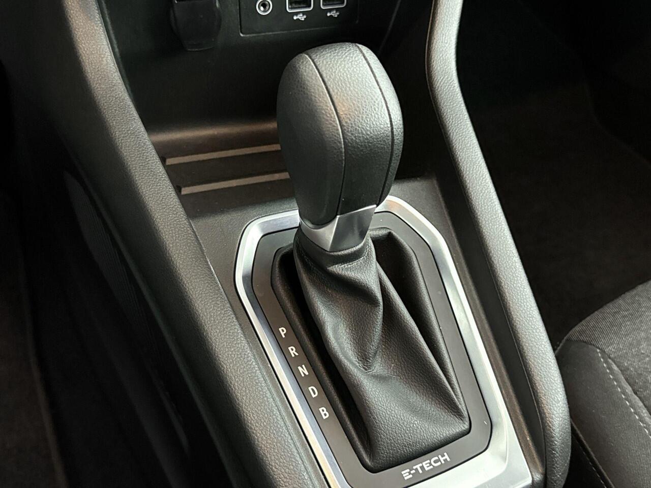 Renault CLIO 1.6 E-Tech Hybrid 140 Zen | Apple Carplay & Android Auto | Trekhaak | Airco | Parkeersensoren achter | Cruise Control | LED Koplampen