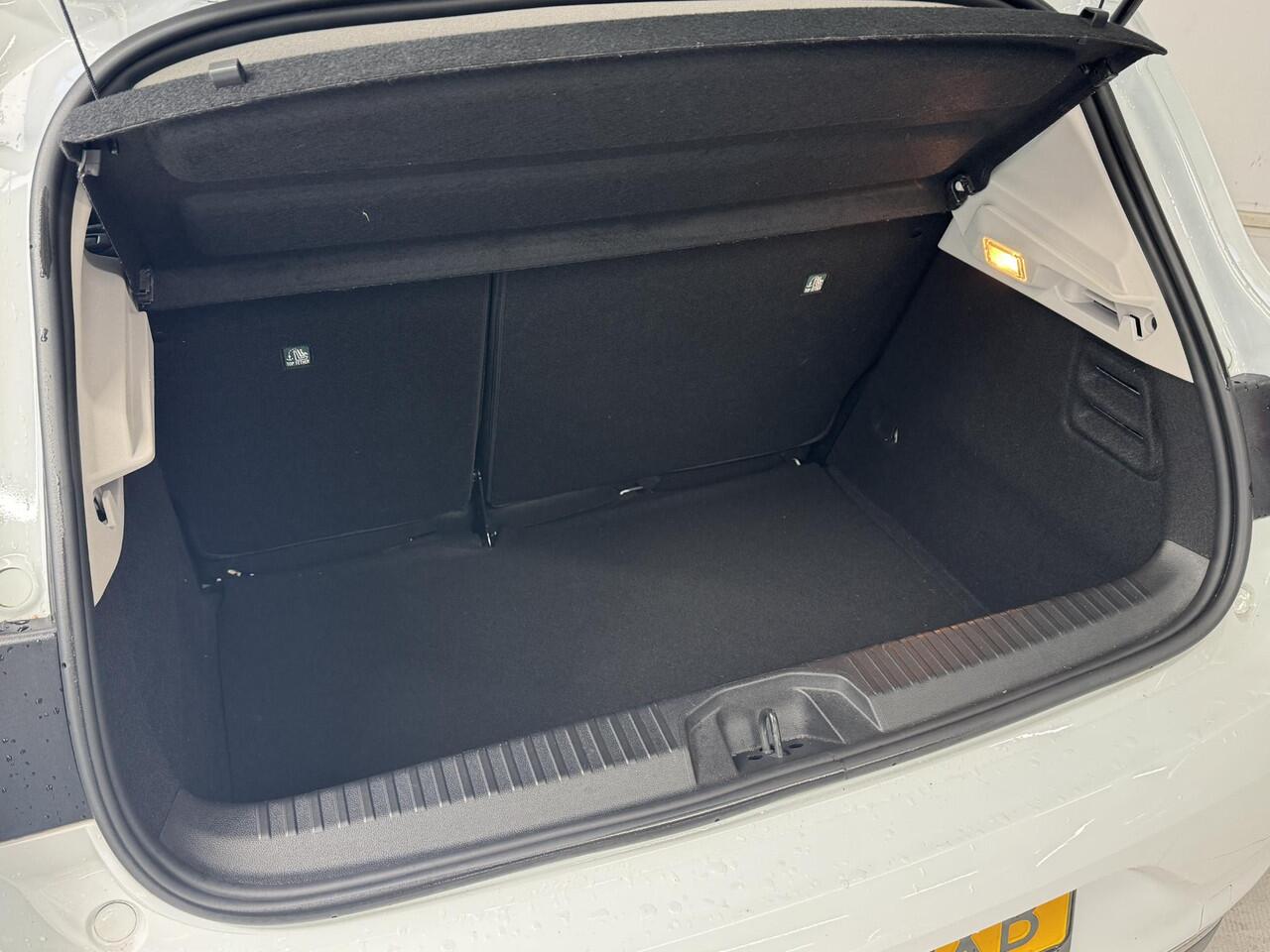 Renault CLIO 1.0 TCe Intens | Apple CarPlay / Android Auto | Parkeersensoren | Cruise Control | Climate Control |