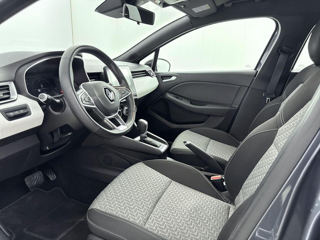 Renault CLIO 1.6 E-Tech Hybrid 140Pk Business Zen | Navigatie | Apple & Android Carplay | Parkeersensoren Achter | Achteruitrijcamera | Cruise Control & Snelheidsbegrenzer | Airco | Licht & Regensensor |