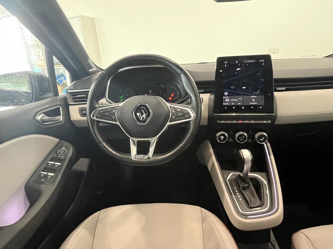 Renault CLIO 1.6 E-Tech Hybrid 140 Initiale Paris | BOSE | Leder | Navigatie | Climate Control | Cruise Control | Stoel- en stuurverwarming | Apple Carplay/Android Auto | 1e eigenaar!