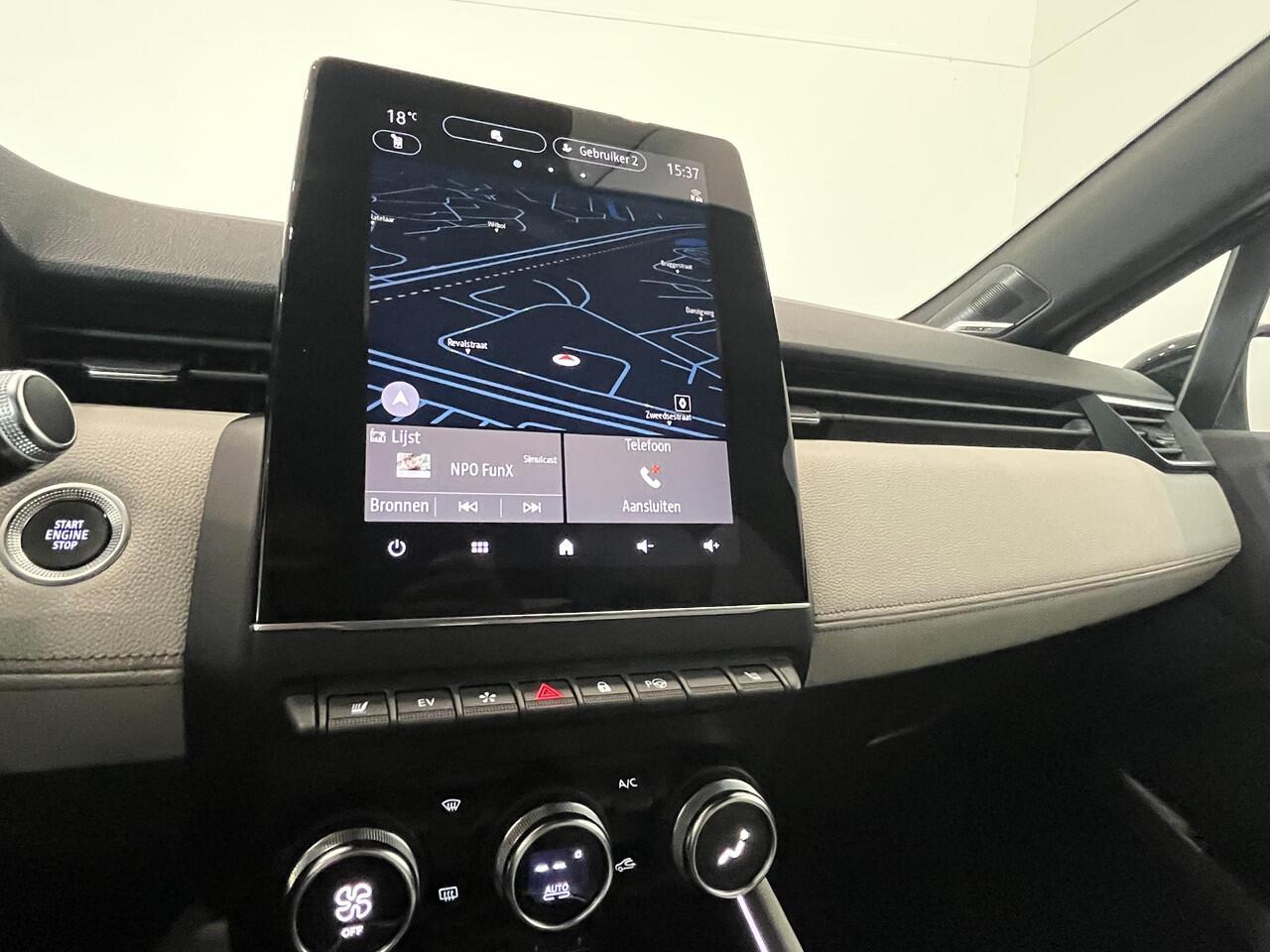 Renault CLIO 1.6 E-Tech Hybrid 140 Initiale Paris | BOSE | Leder | Navigatie | Climate Control | Cruise Control | Stoel- en stuurverwarming | Apple Carplay/Android Auto | 1e eigenaar!