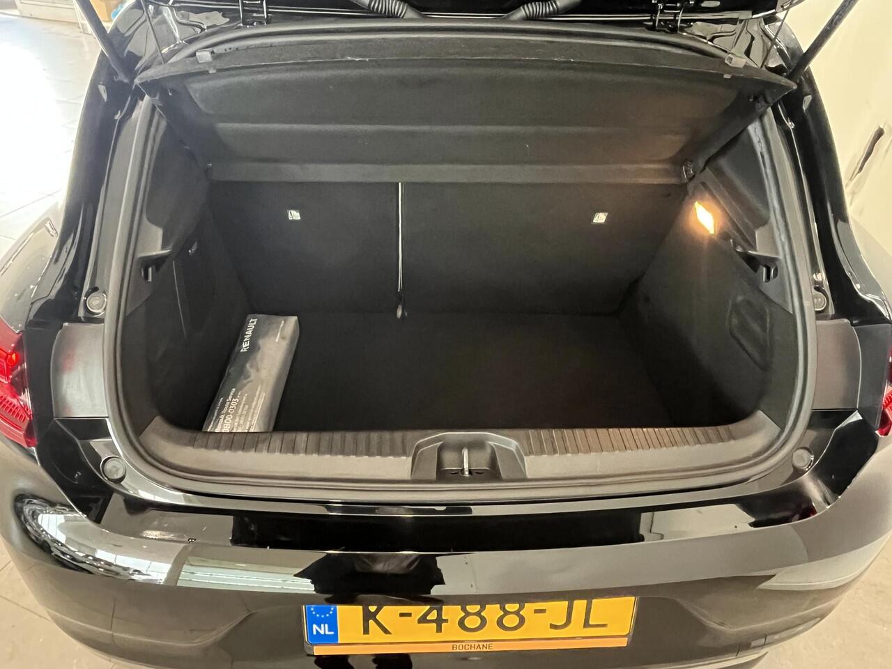 Renault CLIO 1.6 E-Tech Hybrid 140 Initiale Paris | BOSE | Leder | Navigatie | Climate Control | Cruise Control | Stoel- en stuurverwarming | Apple Carplay/Android Auto | 1e eigenaar!