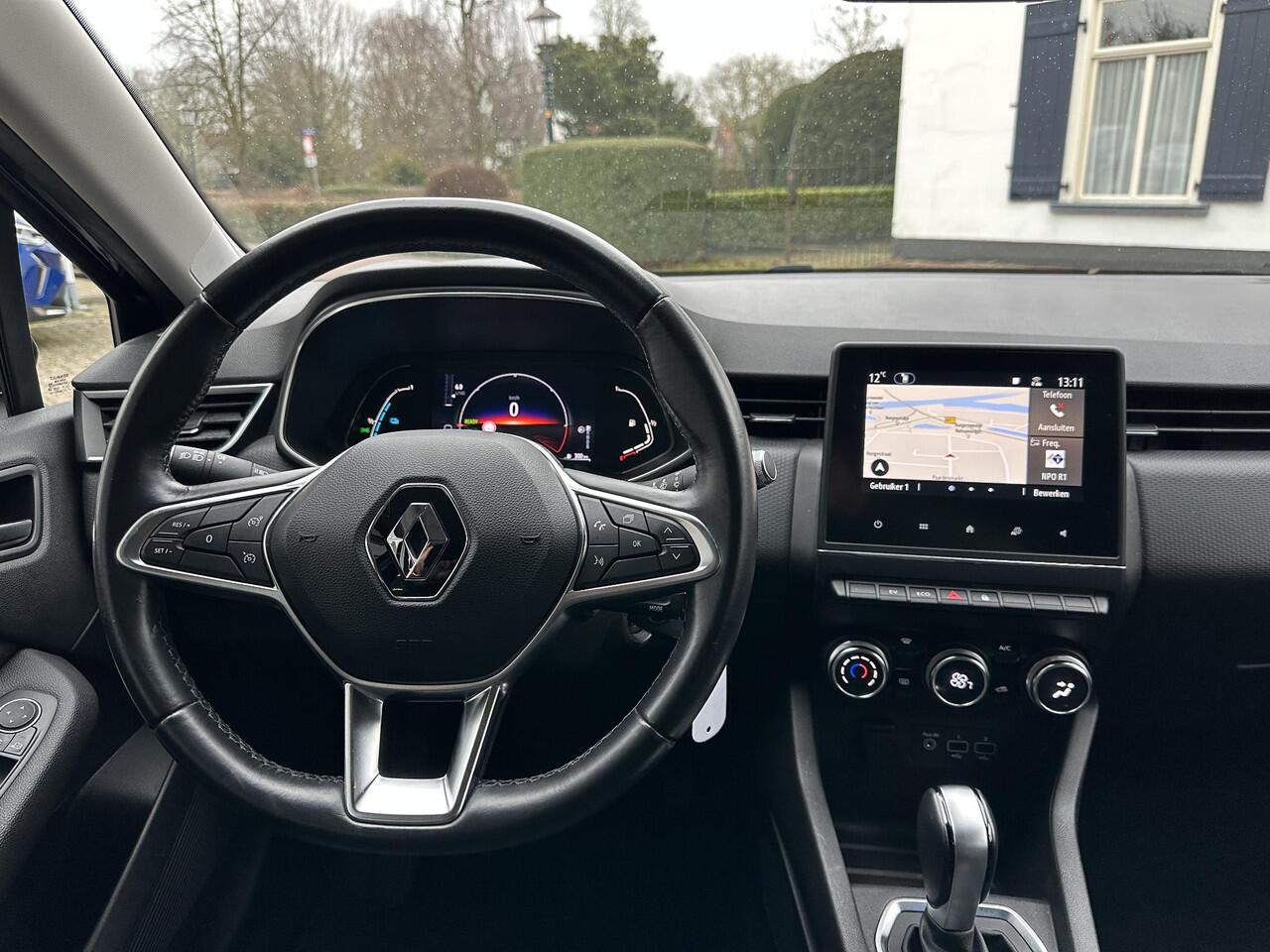 Renault CLIO V 1.6 E-Tech Hybrid 140 Business Zen | Dealeronderhouden | Parkeersensoren achter | Easylink Navigatiesysteem | Zuinige 140 pk full hybrid |