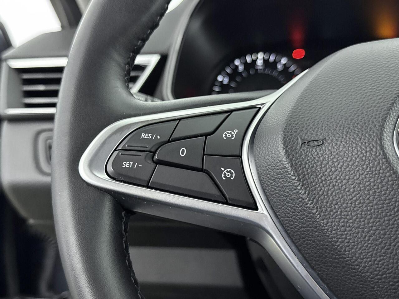 Renault CLIO 1.0 TCe Zen 90PK | Navigatie | Cruise Control | Parkeersensoren | Armsteun | Apple CarPlay & Android Auto