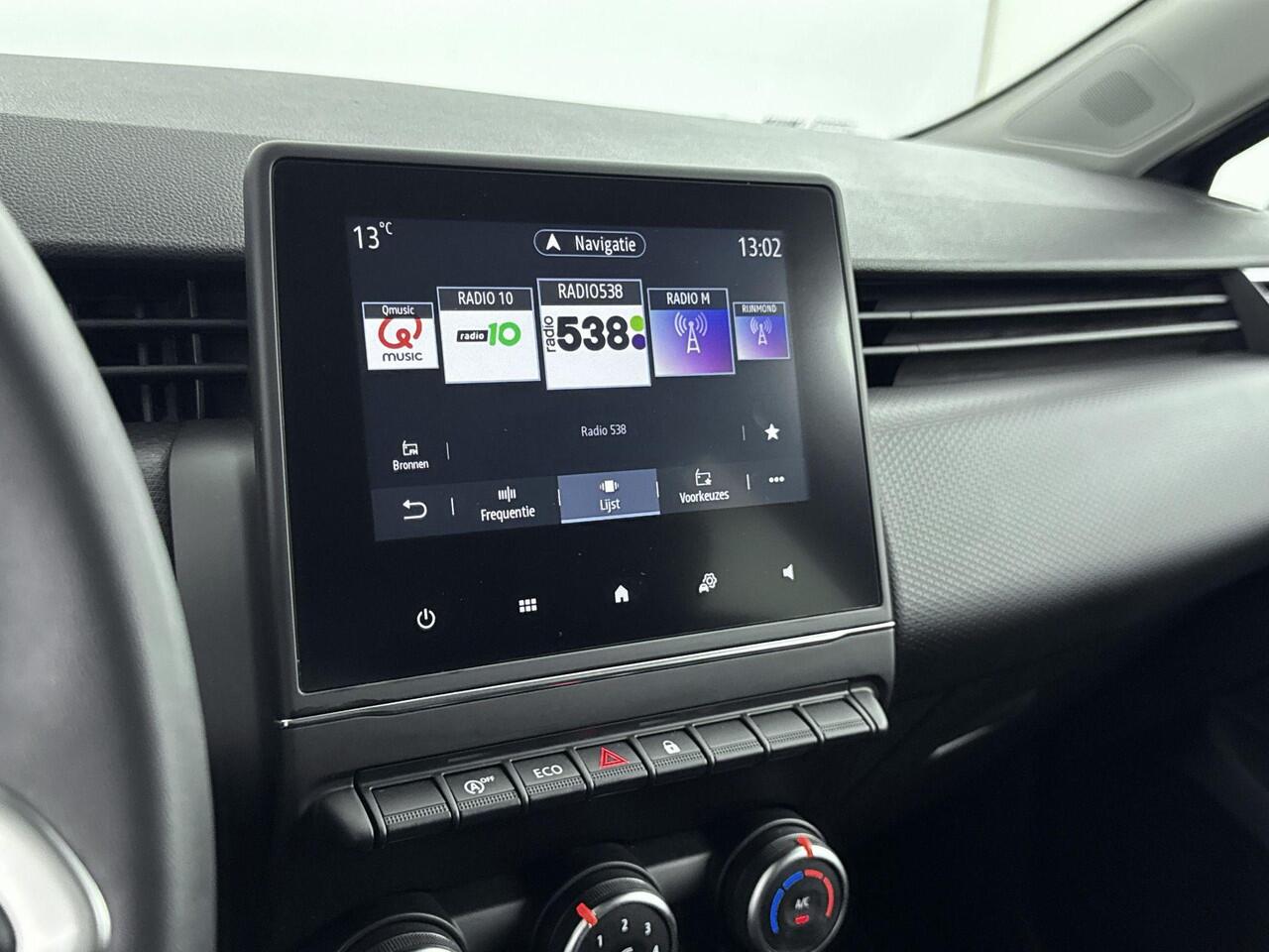 Renault CLIO 1.0 TCe Zen 90PK | Navigatie | Cruise Control | Parkeersensoren | Armsteun | Apple CarPlay & Android Auto
