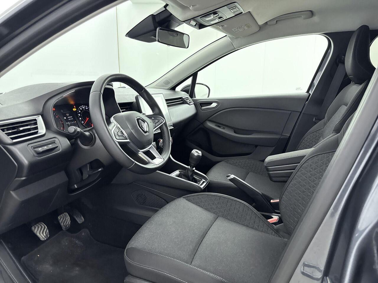 Renault CLIO 1.0 TCe Zen 90PK | Navigatie | Cruise Control | Parkeersensoren | Armsteun | Apple CarPlay & Android Auto