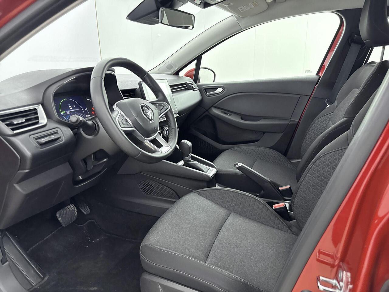 Renault CLIO 1.6 E-Tech Hybrid 140Pk Business Zen | Navigatie | Cruise control | Apple Carplay/Android Auto | Lane Assist | Full LED