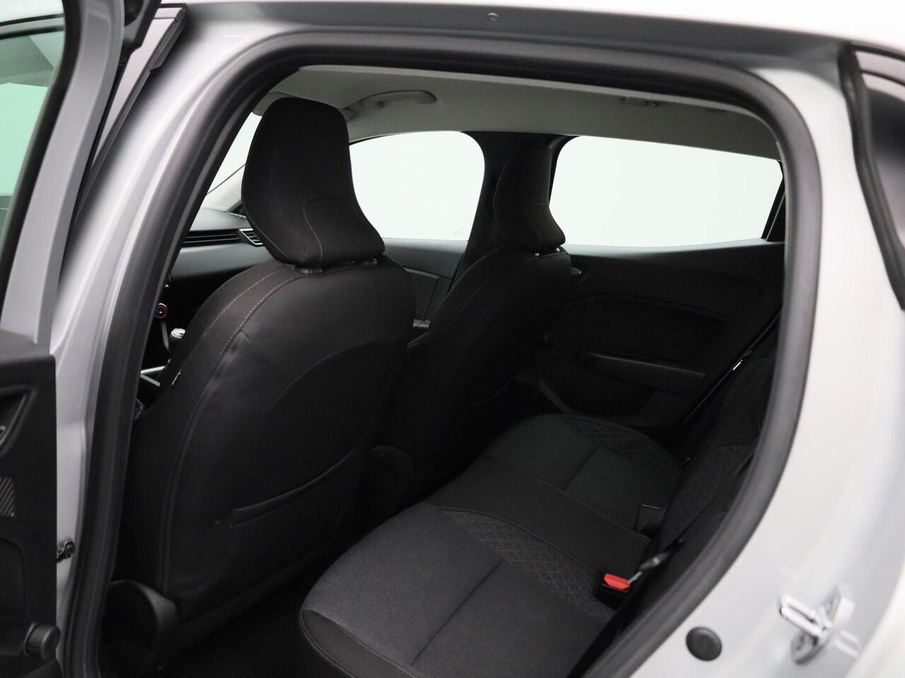 Renault CLIO 1.0 TCe Zen | Airconditioning | Cruise control Standaard | Navigatie | LED koplampen | Park Distance Control achter |