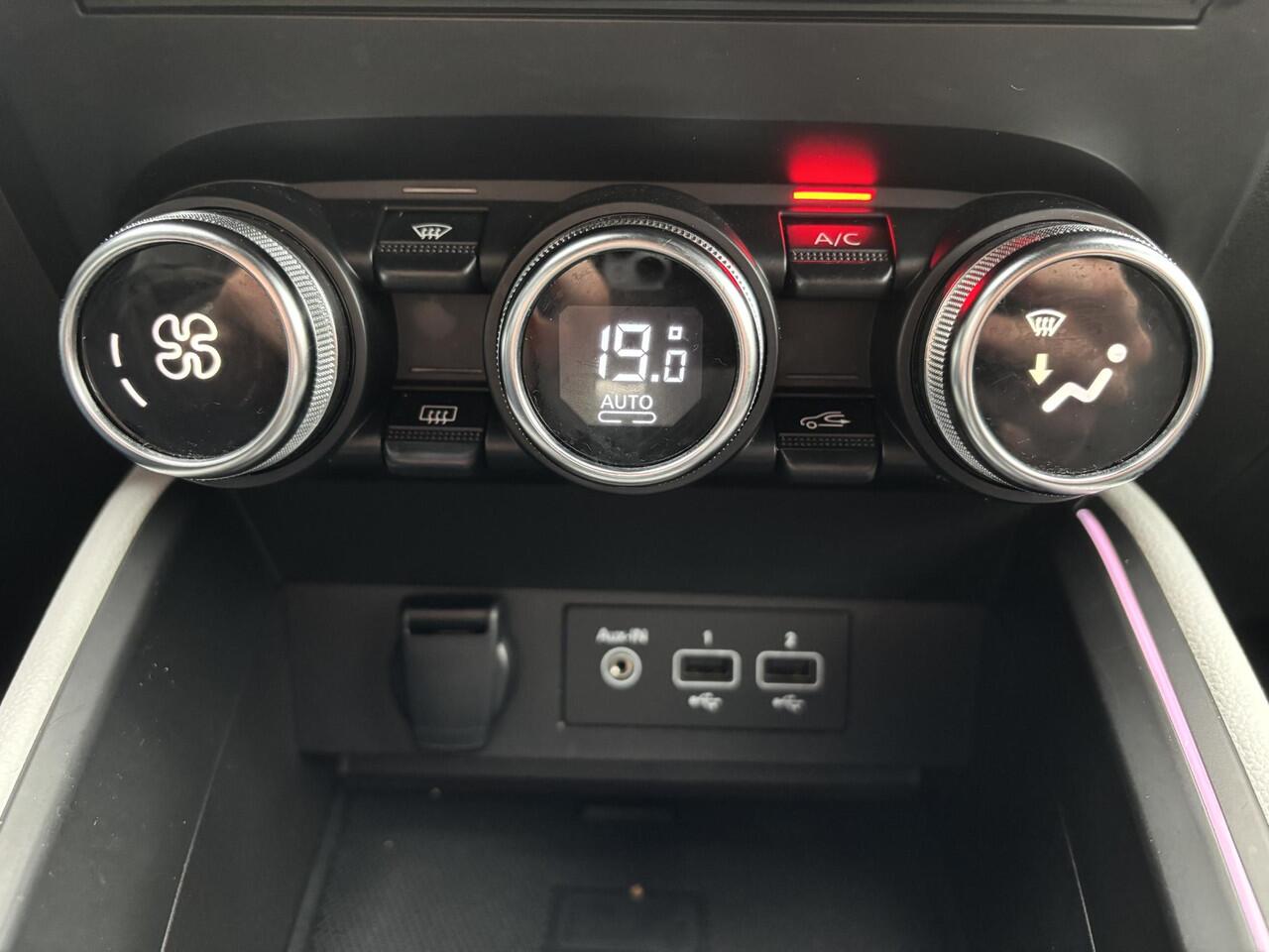 Renault CLIO 1.6 E-Tech Hybrid 145 Techno AUTOMAAT / NAVIGATIE incl. APPLE & ANDROID CARPLAY / CLIMATE CONTROL / PARKEERSENSOREN EN CAMERA / KEYLESS ENTRY