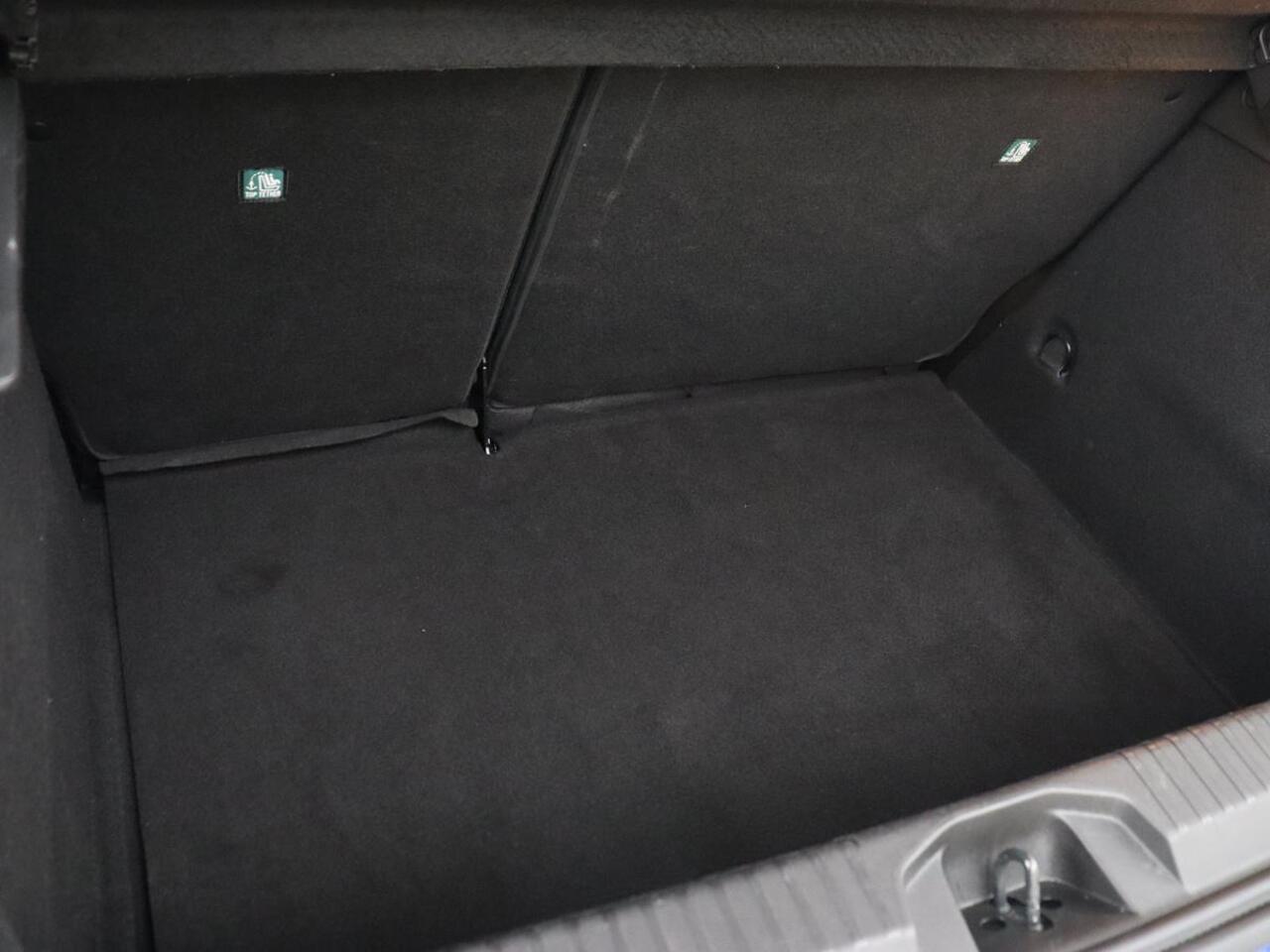 Renault CLIO 1.0 TCe 90 Techno | Carplay | Sfeerverlichting | Navigatie | Cruise Control | Camera | DAB | LMV 16 |